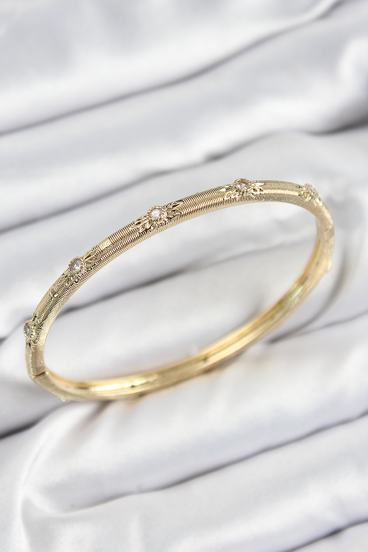Pirinç Zirkon Taşlı Vintage Model Gold Renk Kadın Kelepçe