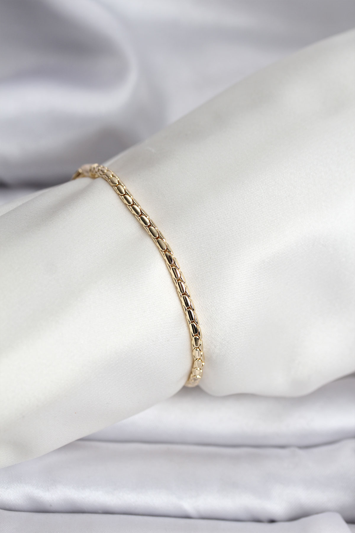 14K Gold Renk Kaplama Zincirli Model CM Kadın Bileklik