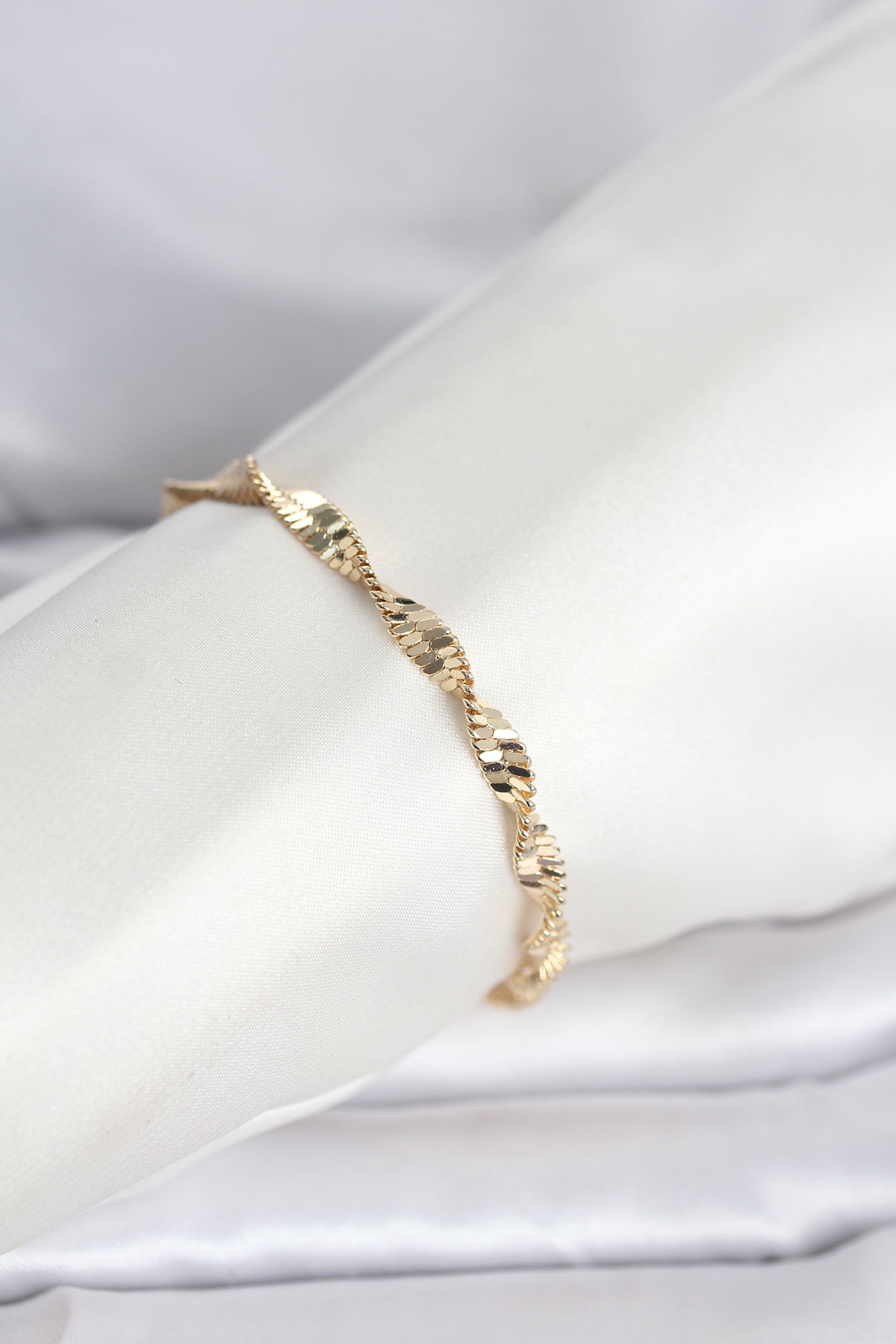 CM 14K Gold Renk Zincir Kalın Yassı Ezme Burgu Model Kadın Bileklik