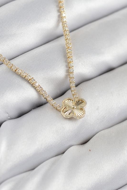 Pirinç Zirkon Taşlı Yonca Model Gold Renk Kadın Kolye