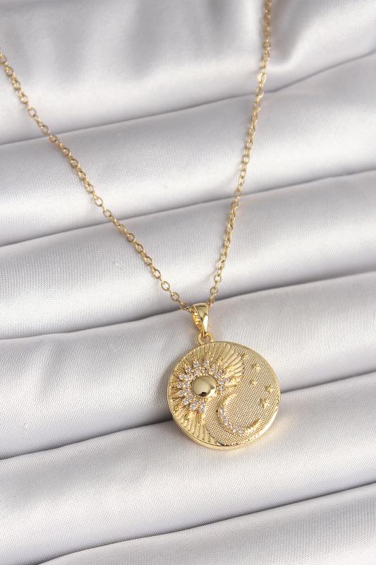 316L Çelik Gold Renk Zincir Zirkon Taşlı Ay Güneş İşlemeli Madalyon Model Kadın Kolye