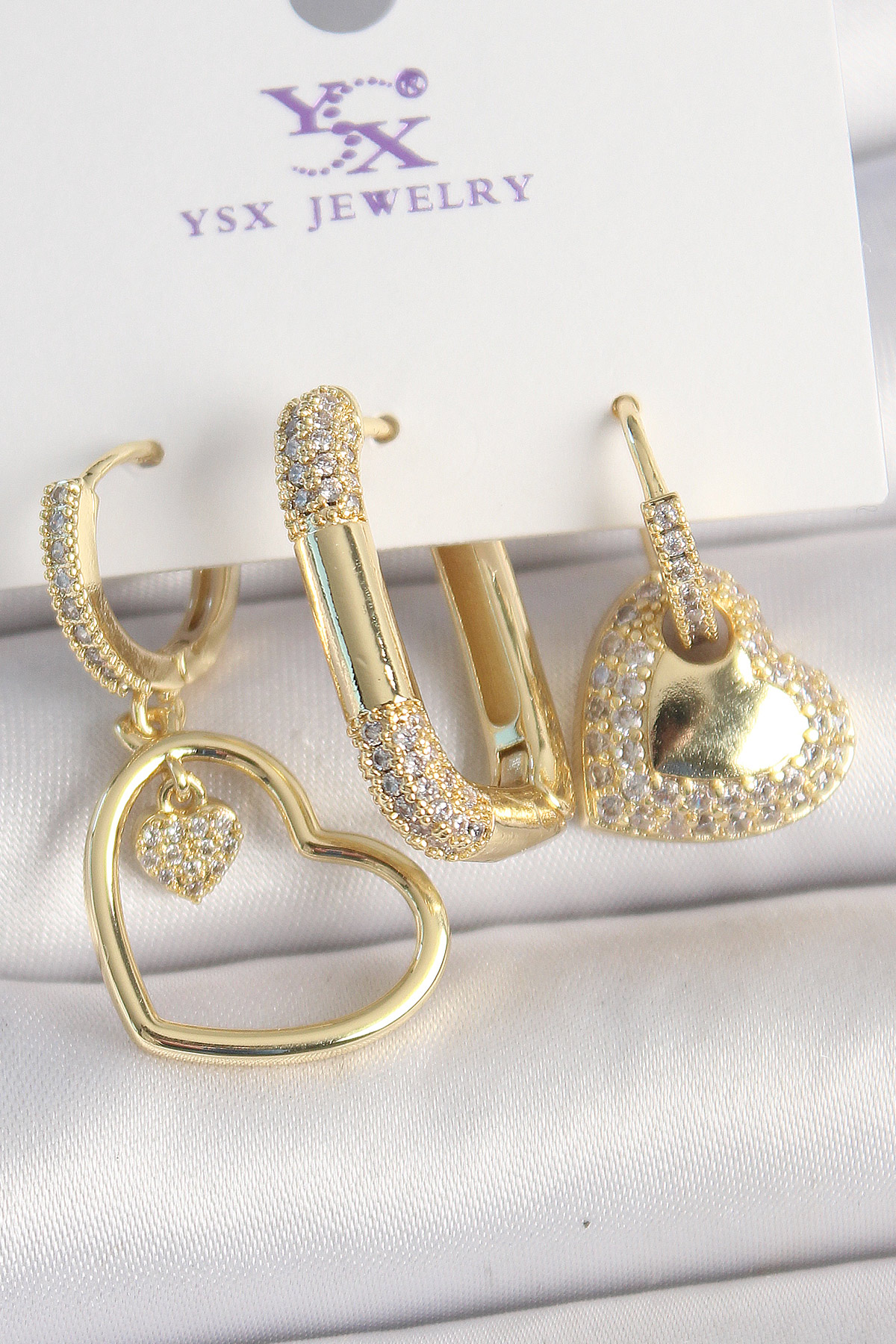 Pirinç Gold Renk Zirkon Taşlı Sallantı Kalp Model 3’Lü Kadın Kombin Küpe