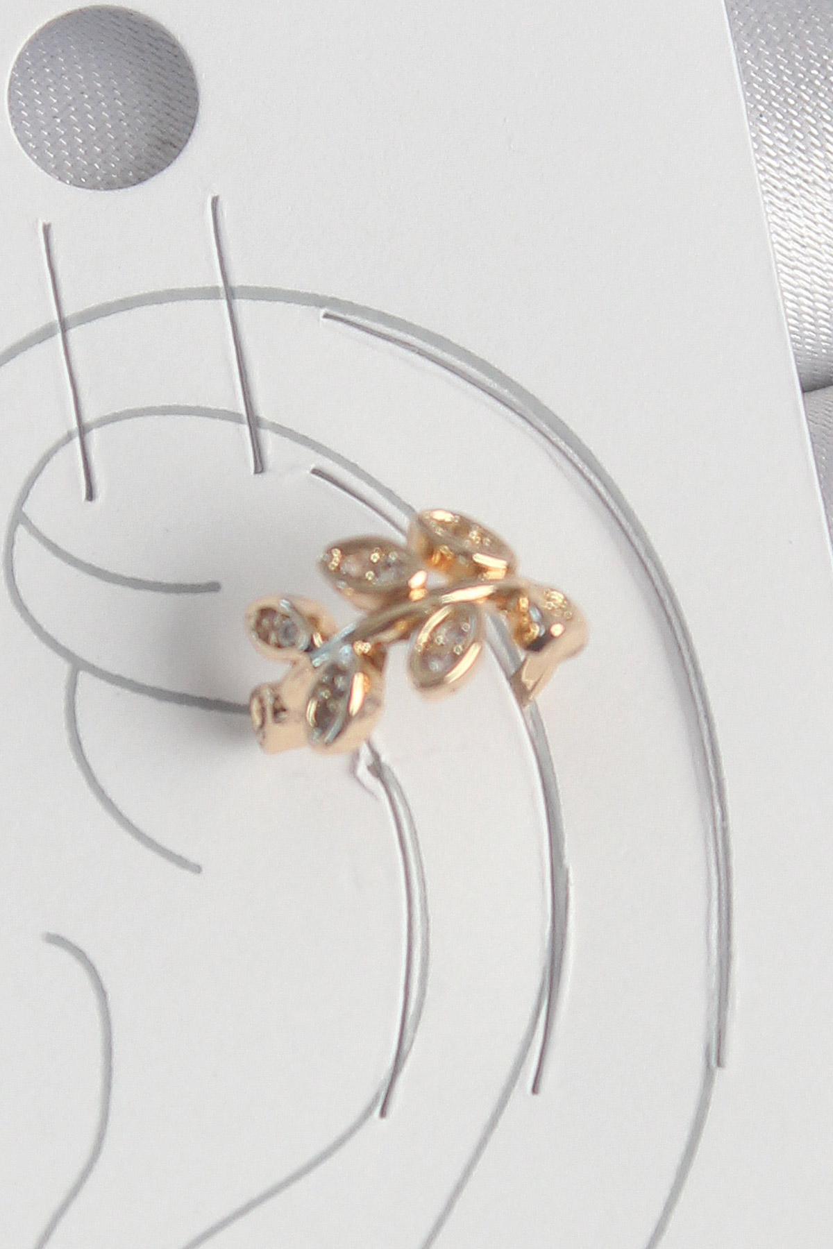 Pirinç Gold Renk Zirkon Taşlı Yaprak Model Kadın Kıkırdak Küpe