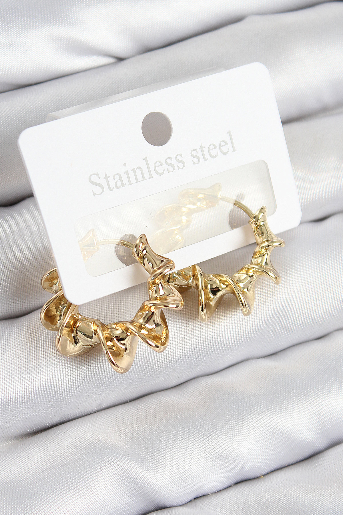 Pirinç Kıvrımlı Halka Model Gold Renk Kadın Küpe