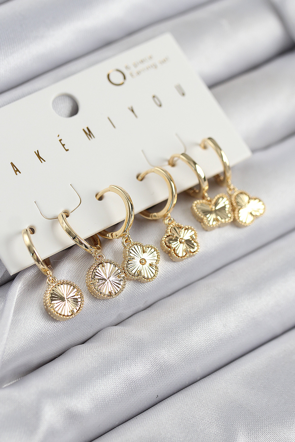 Pirinç Zirkon Taşlı Yonca Model Gold Renk 6’lı Küpe Set