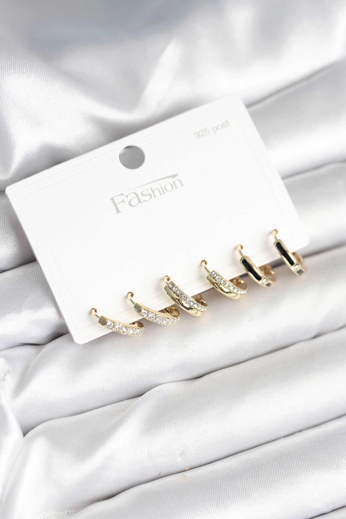 Pirinç Gold Renk 925 Ayar Gümüş Çivi Kadın Küpe Seti