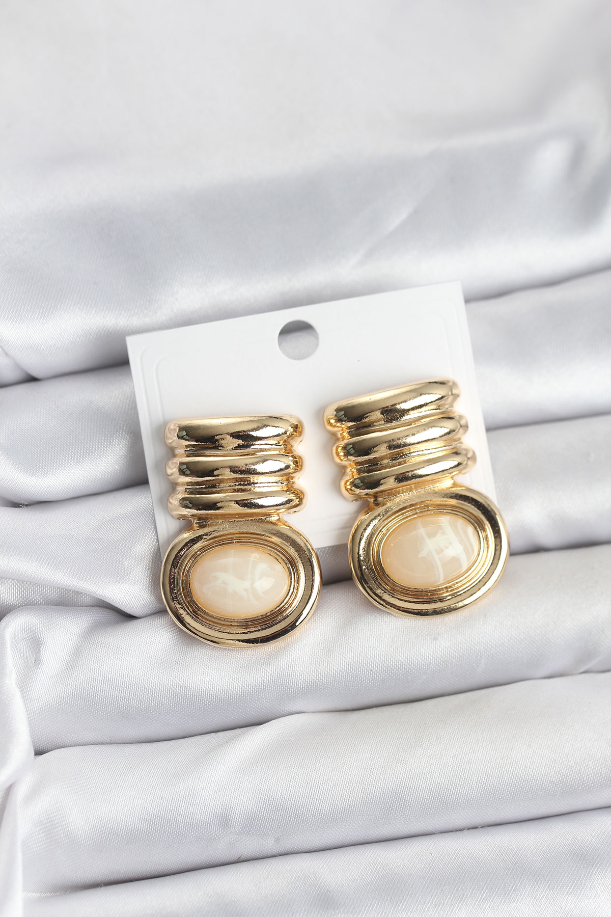 Pirinç Gold Krem Renk Vintage Kadın Küpe
