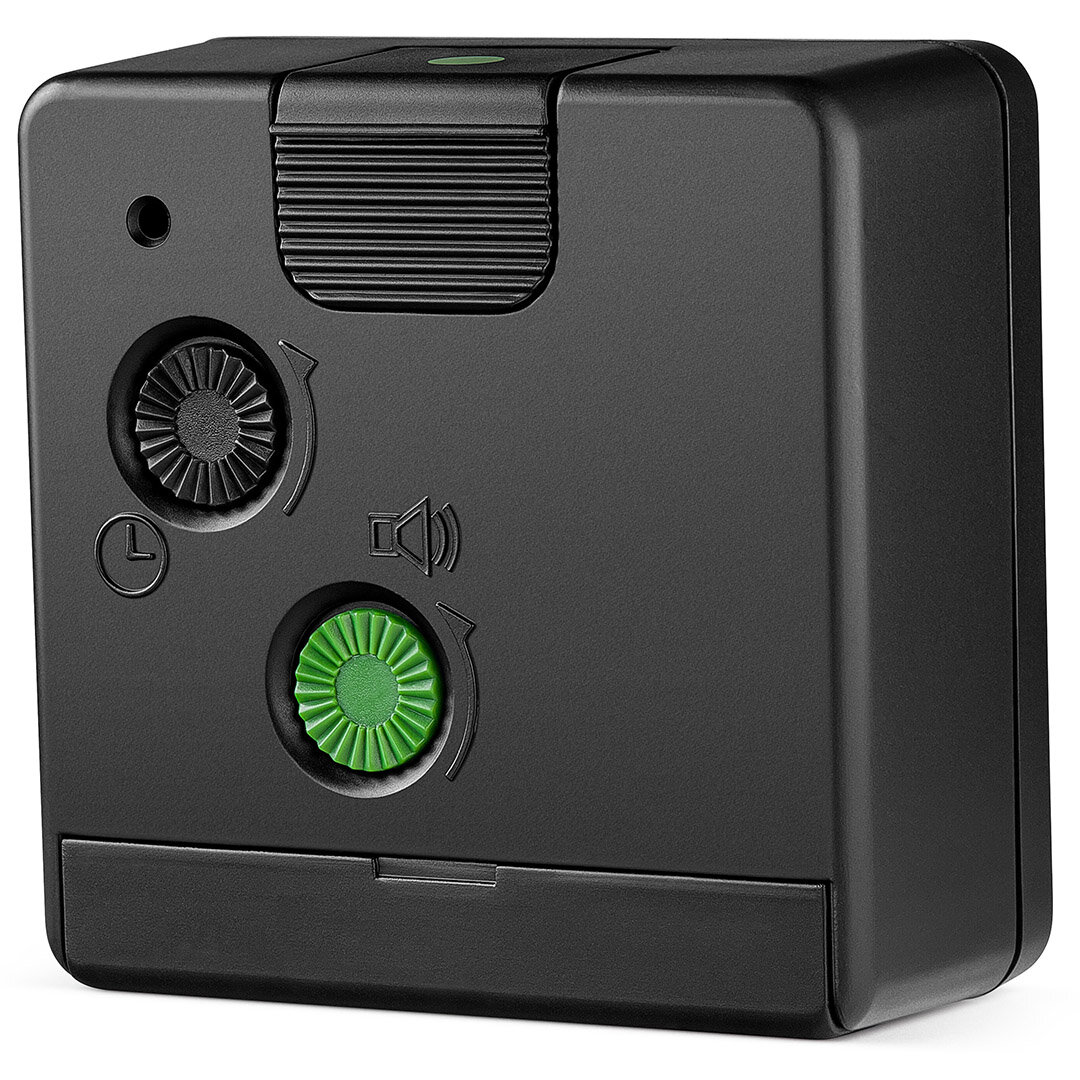 BRAUN BC02XBW SİYAH-BEYAZ KLASİK SEYAHAT ANALOG ALARMLI MASA SAATİ