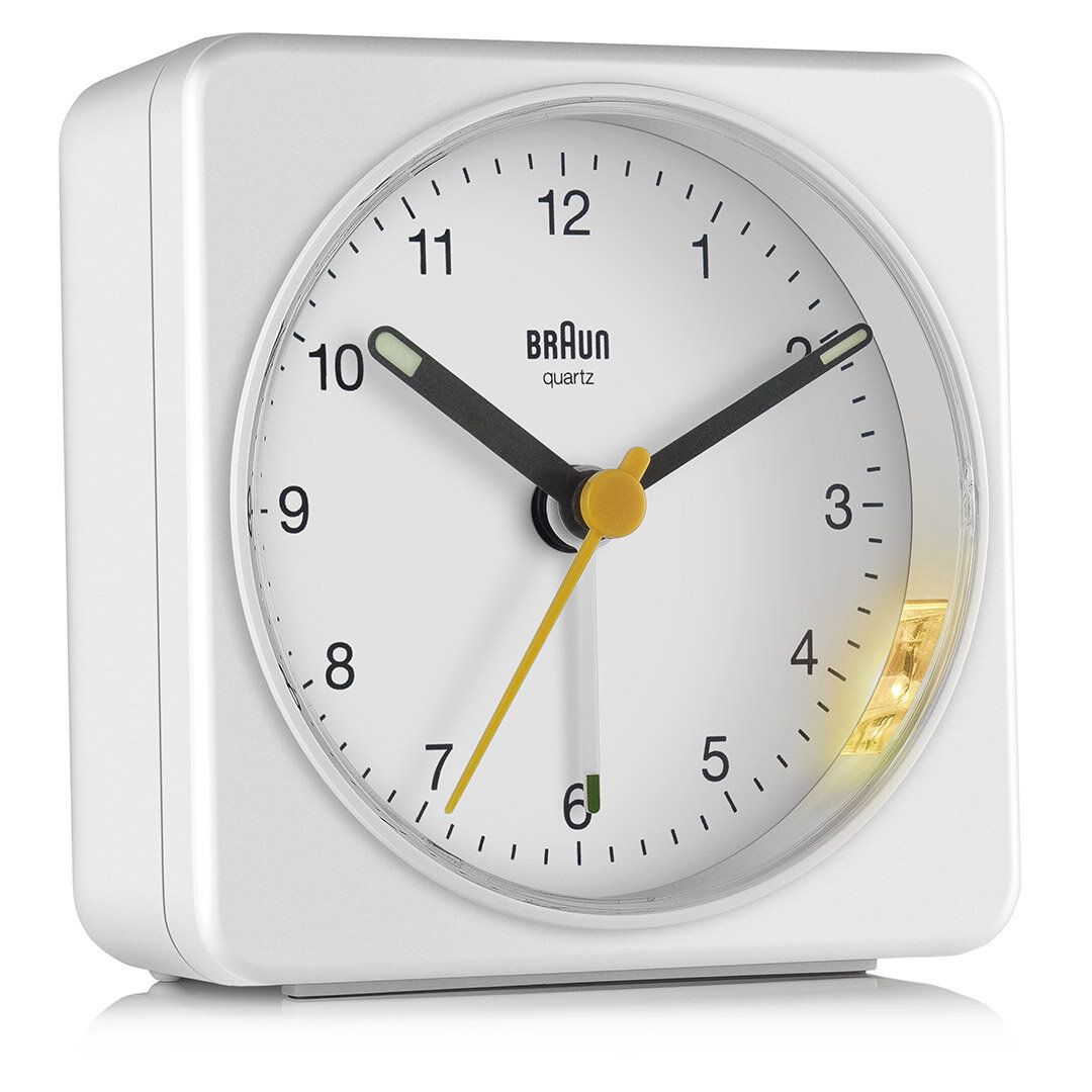 BRAUN BC03W BEYAZ KLASİK SEYAHAT ANALOG ALARMLI MASA SAATİ