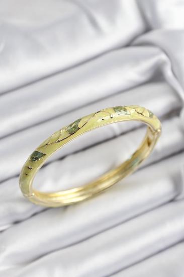 Mineli Pirinç Fıstık Yeşili Yaprak Motifli Gold Renk Kadın Kelepçe