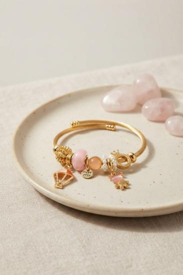 Pembe Uçan Model Charmlı Gold Renk Bileklik