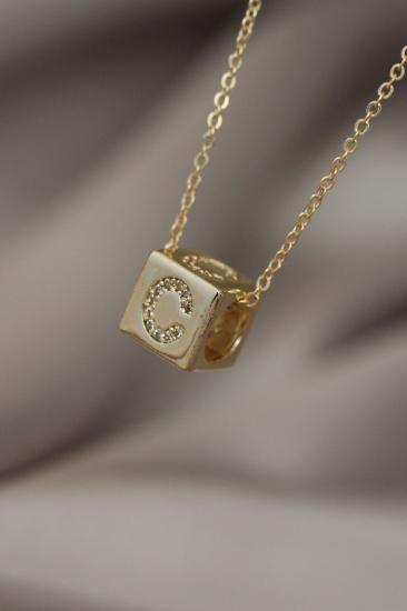 Gold Renk Zirkon Taşlı Küp Model C Harfli Kolye