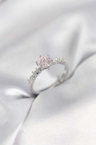 Gümüş Renk Pembe Tek Taş Model Zirkon Taşlı Kadın Yüzük